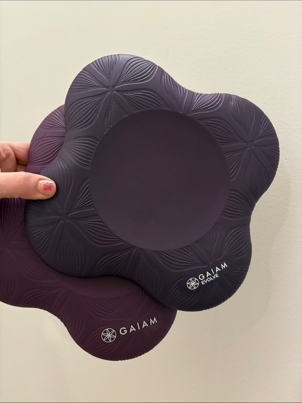 Gaiam Cushion Knee Pads Yoga Pilates Gym Kneeling Exercise Comfort 1” Gel Foam